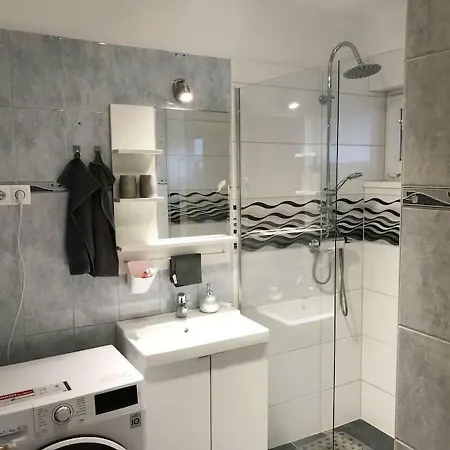 Aquaflat アパート *